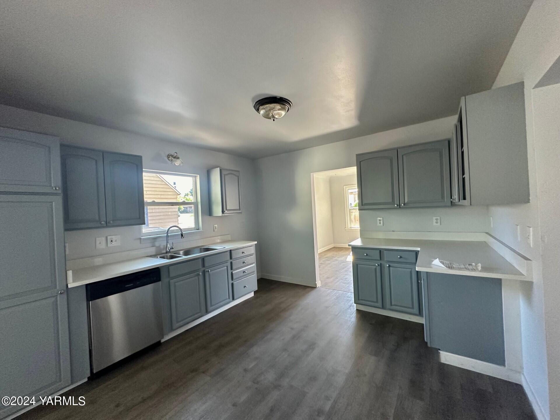 403 N 40th Ave