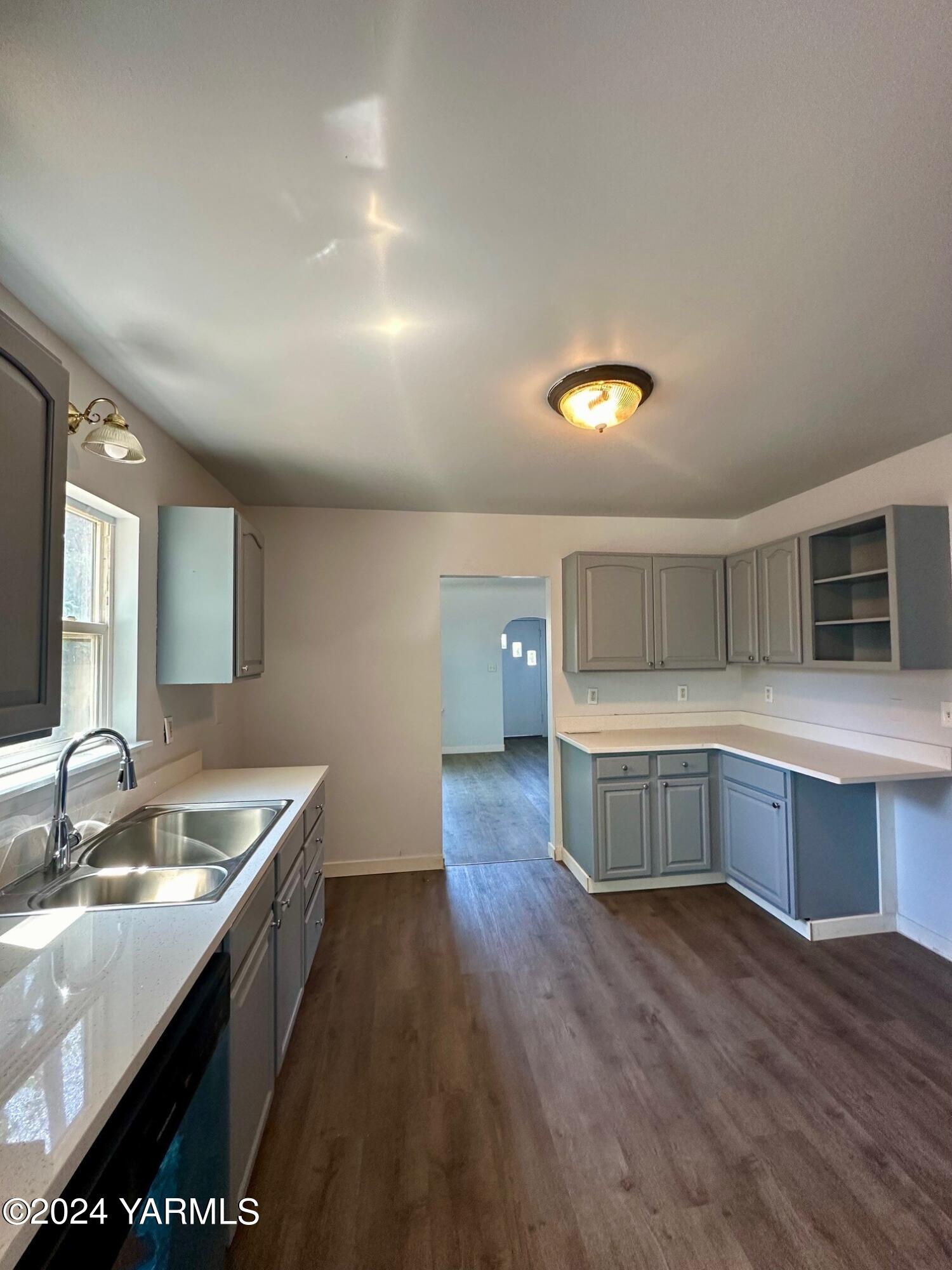 403 N 40th Ave