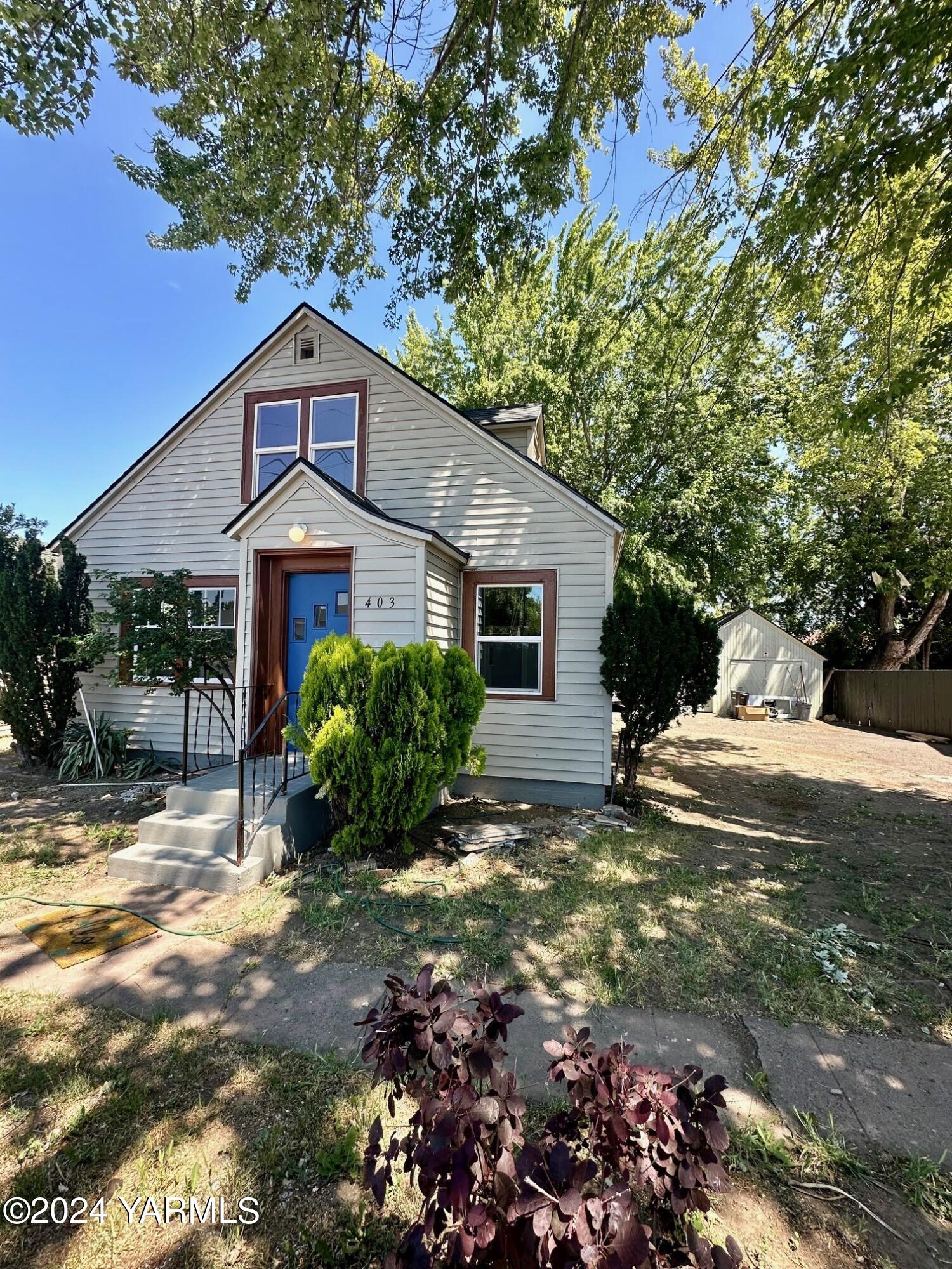 403 N 40th Ave