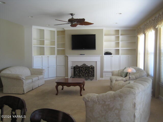 2009 White Pine Ct