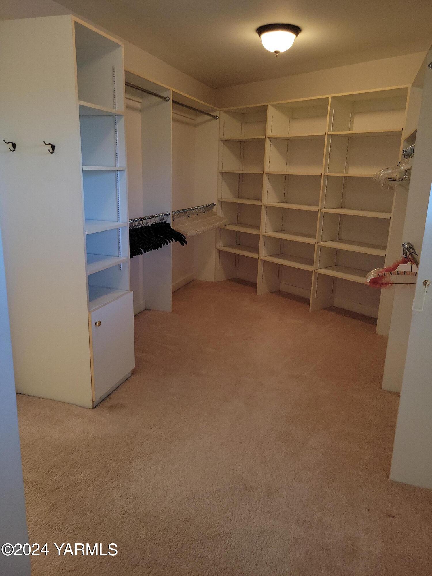 2009 White Pine Ct