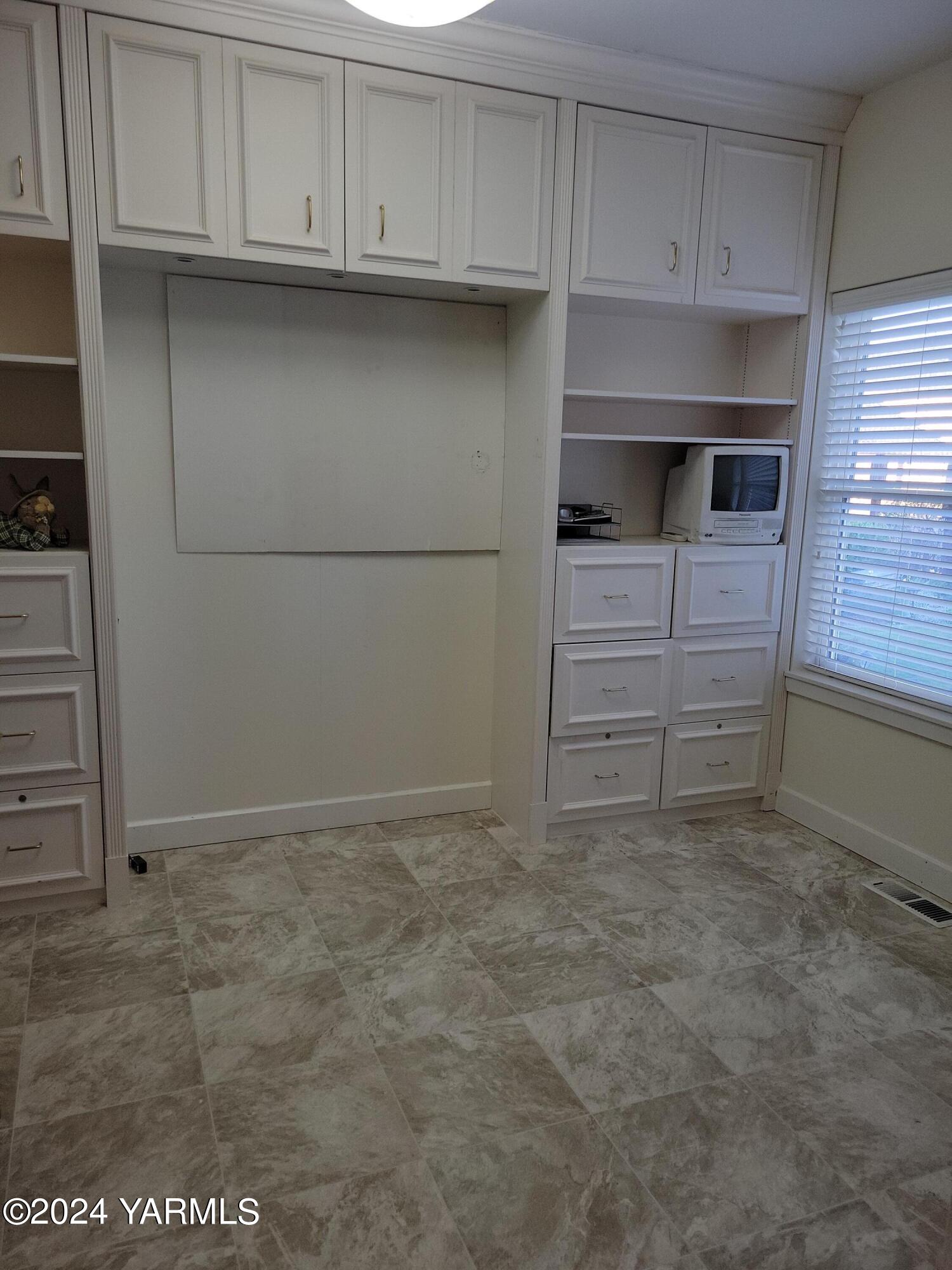 2009 White Pine Ct
