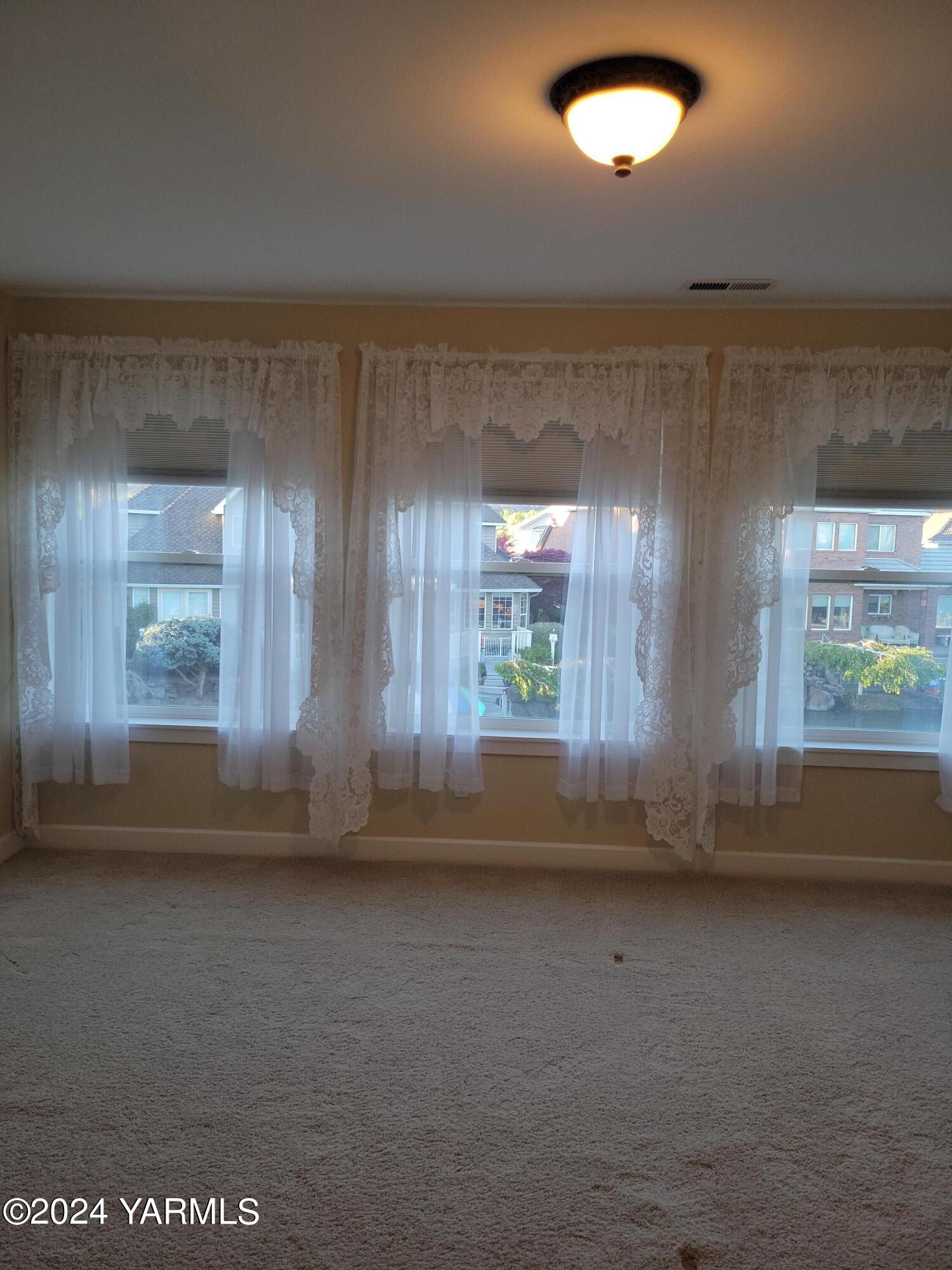 2009 White Pine Ct