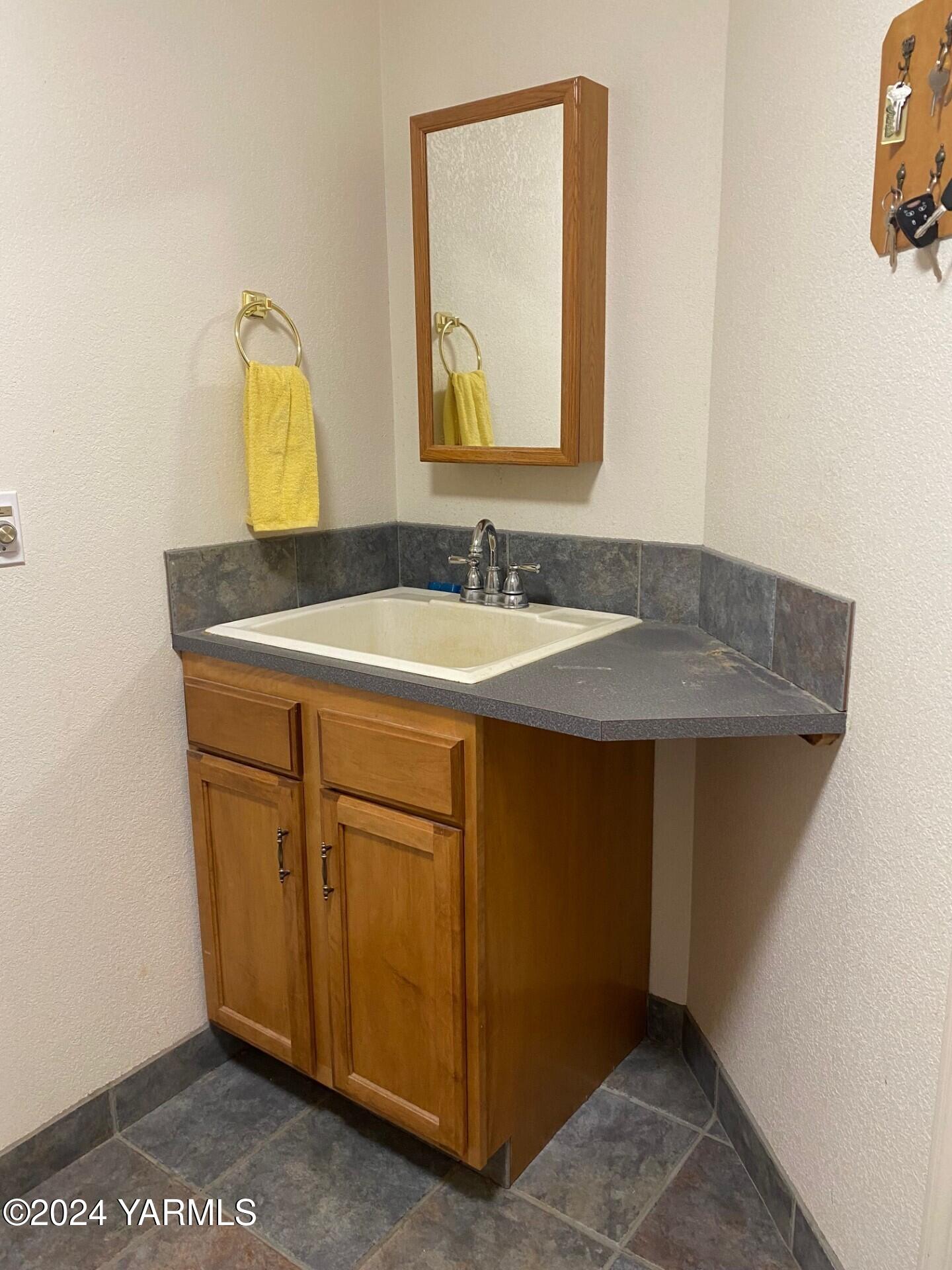 706 N Tumac Dr