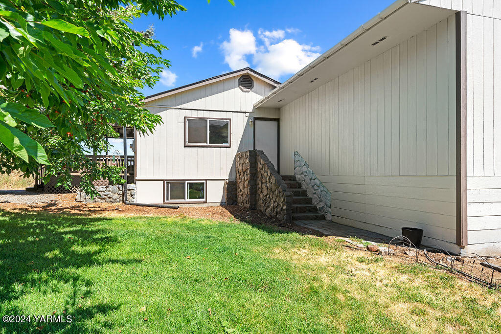 1641 S Naches Rd