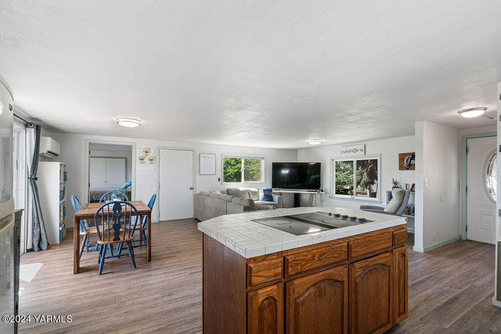 1641 S Naches Rd