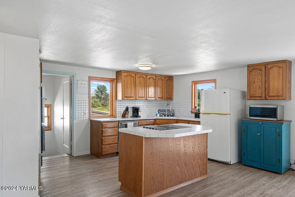 1641 S Naches Rd