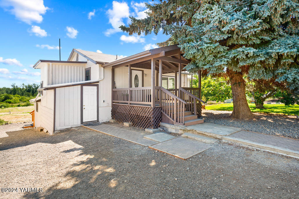 1641 S Naches Rd