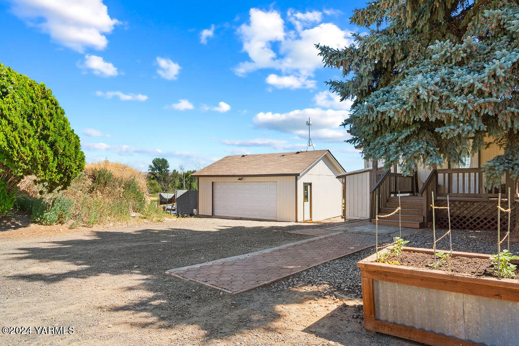 1641 S Naches Rd