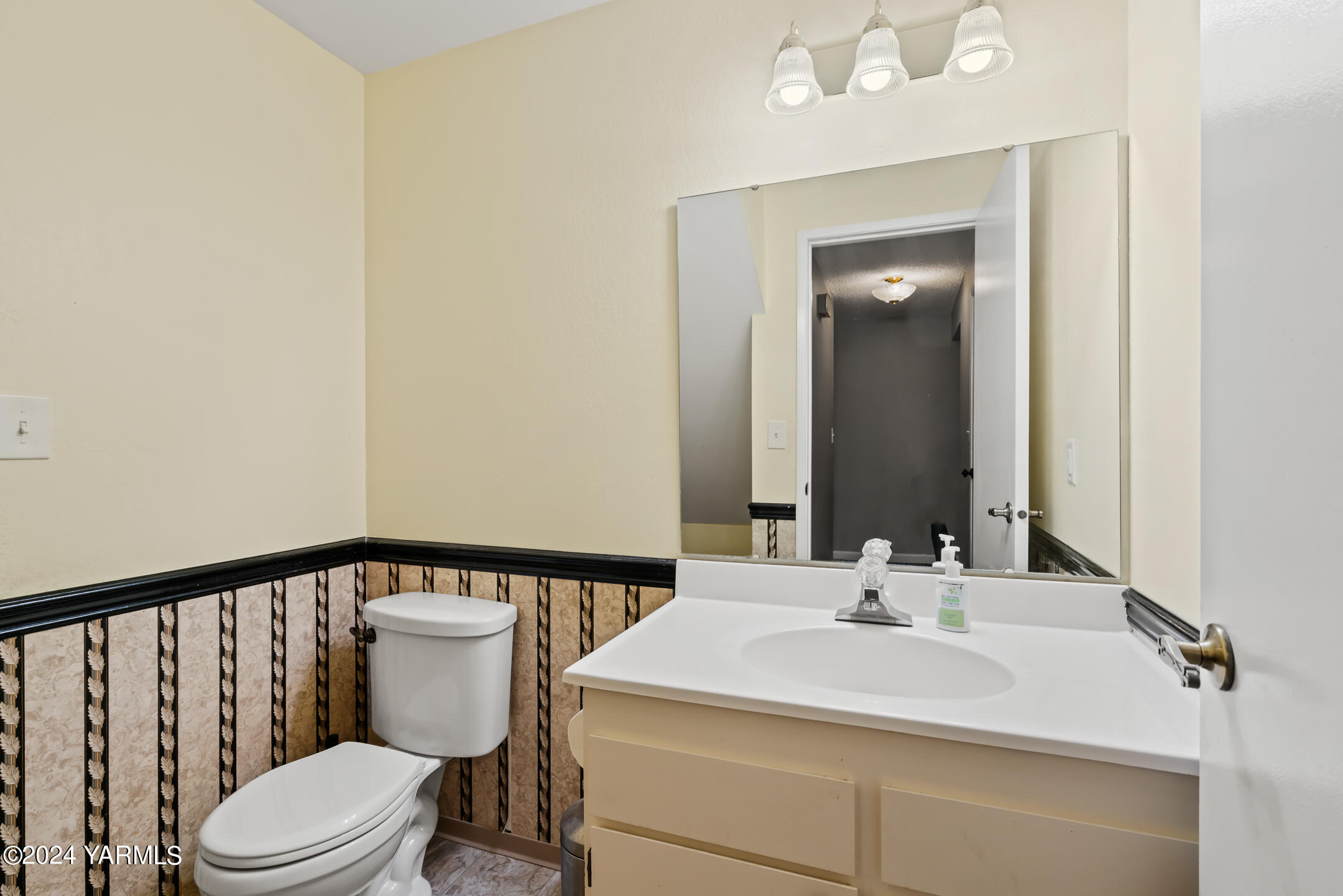 701 S 38th Ave Unit: 18