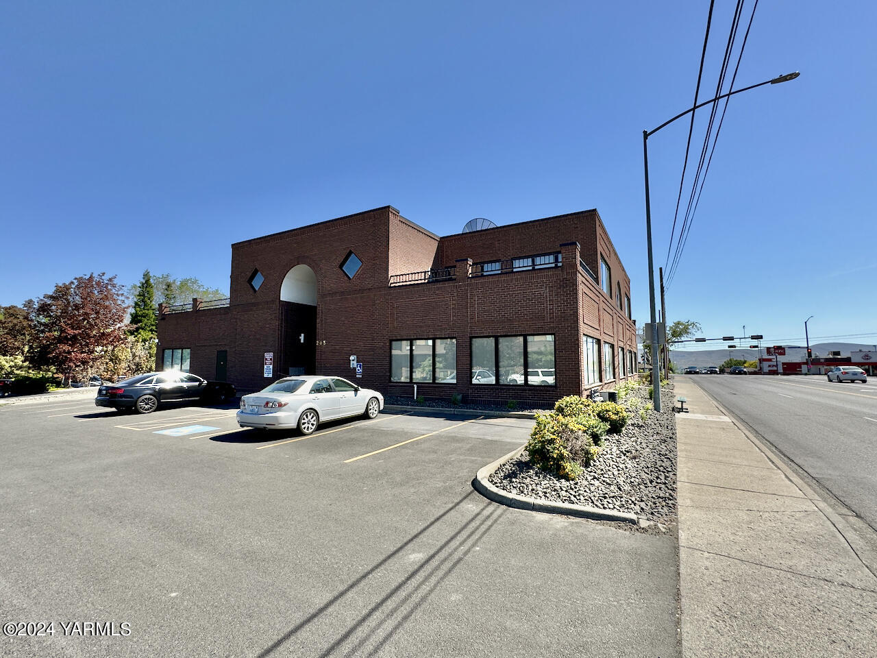 205 N 40th Ave Unit: 203