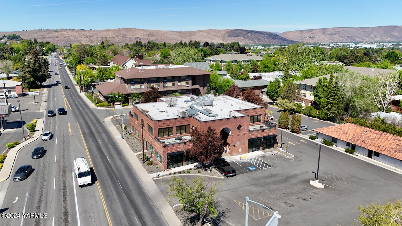 205 N 40th Ave Unit: 203