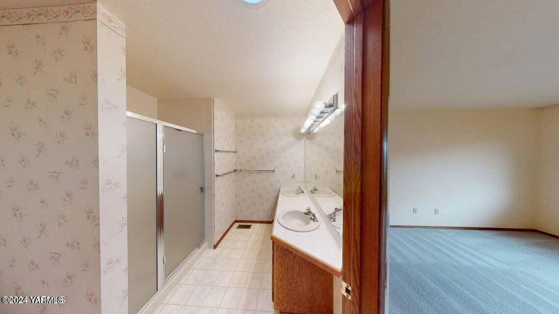 101 N 48th Ave Unit: 32