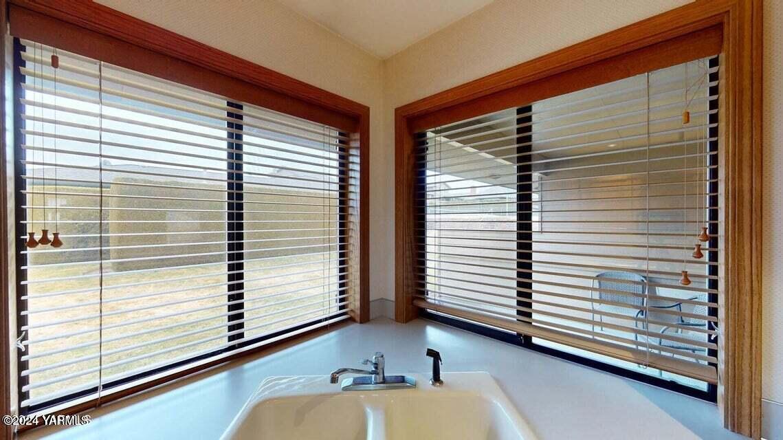 101 N 48th Ave Unit: 32