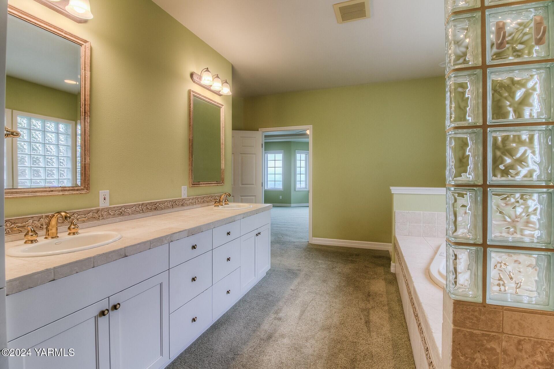 5800 Scenic Ridge Lp