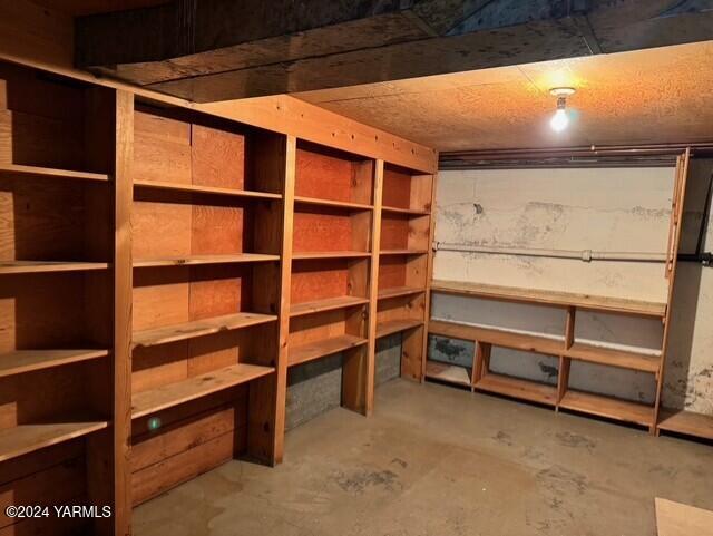 229 N 35th Ave