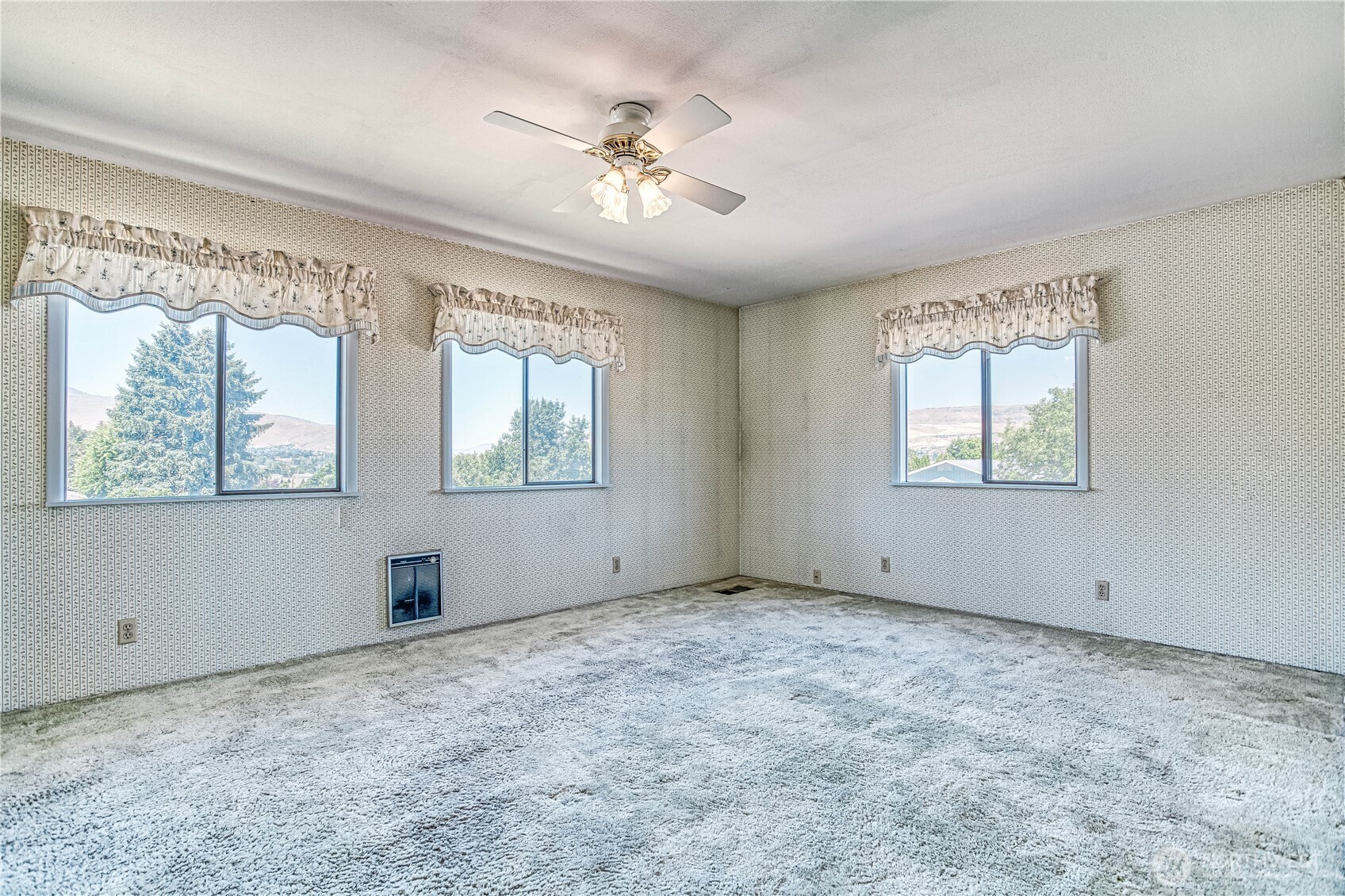 919 Woodward Drive