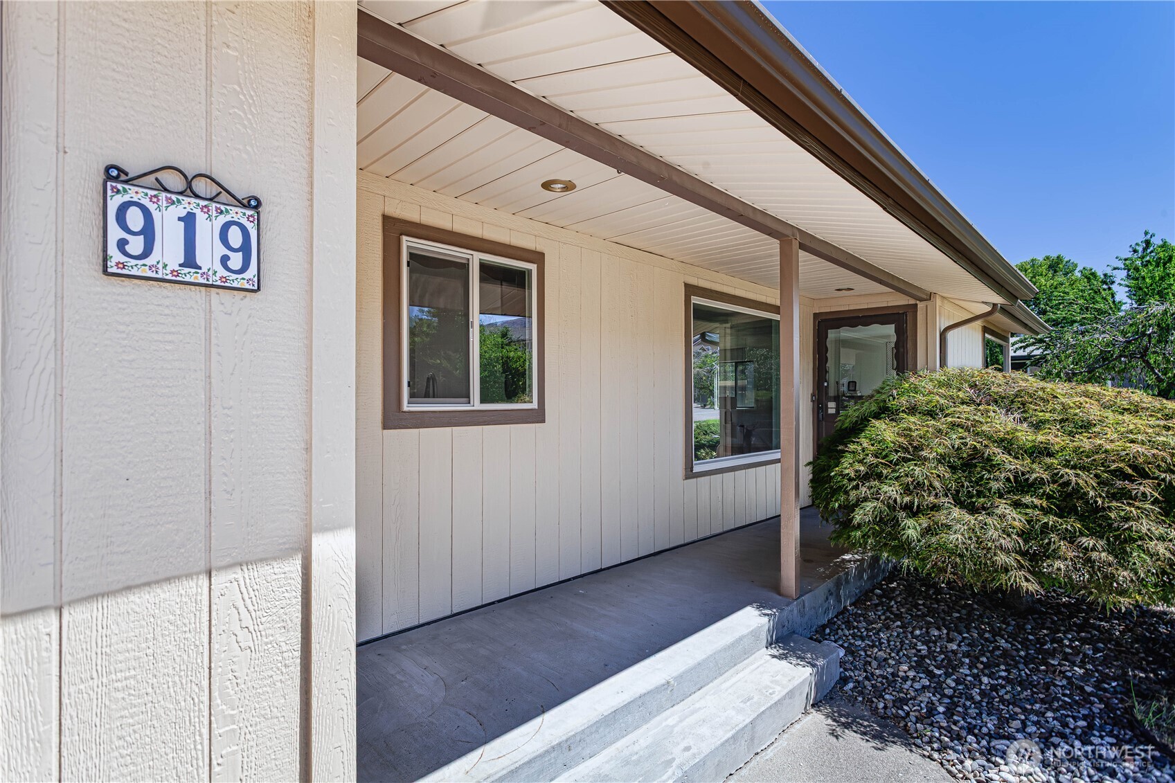 919 Woodward Drive