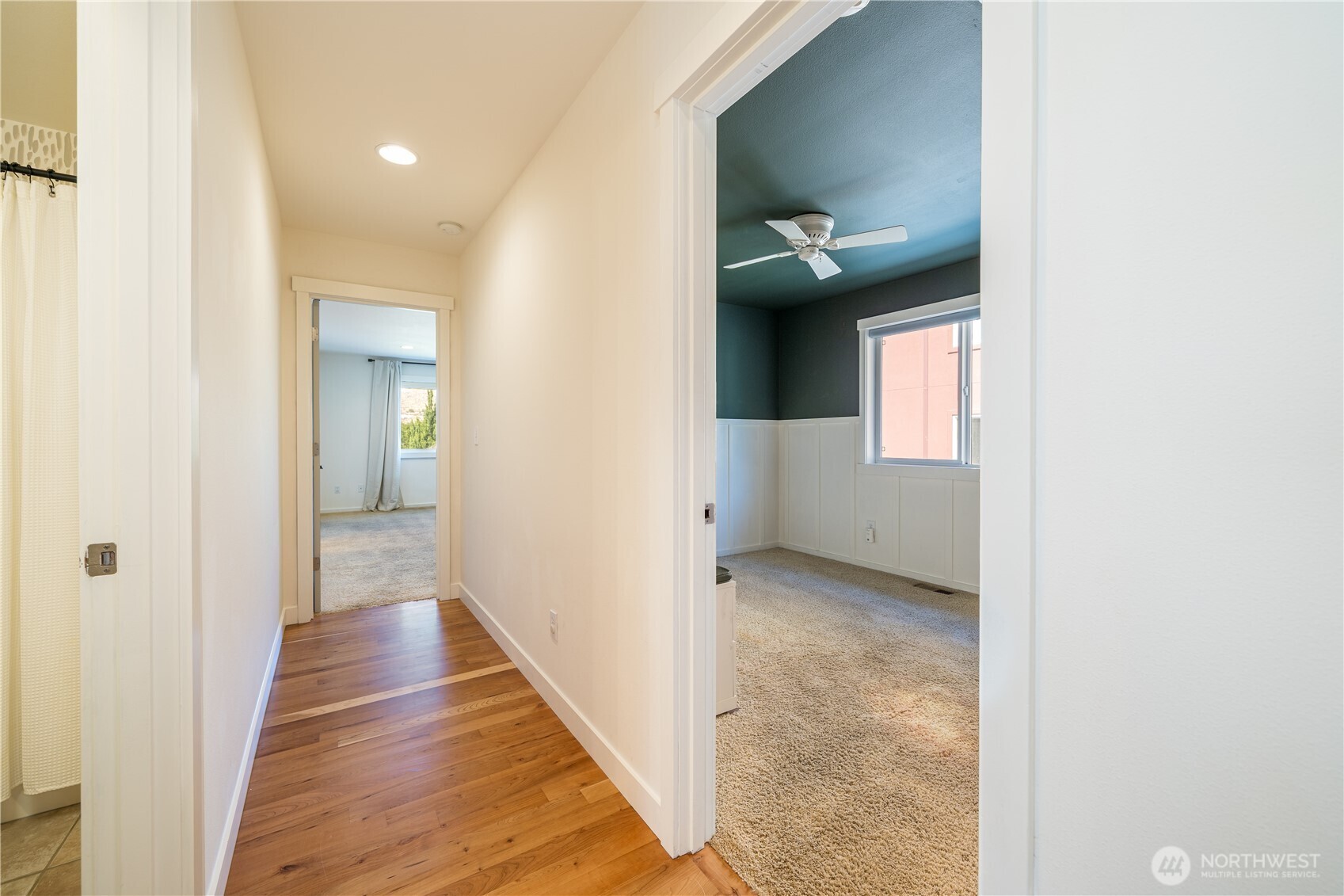 105 E Raymond Avenue