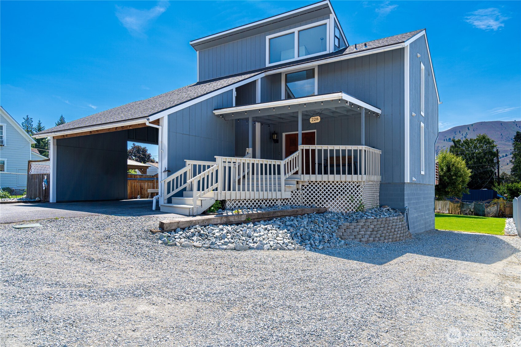228 E Gibson Avenue