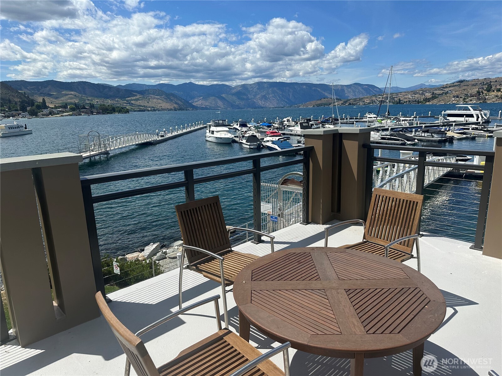 1350 W Woodin Avenue Unit: EDE2