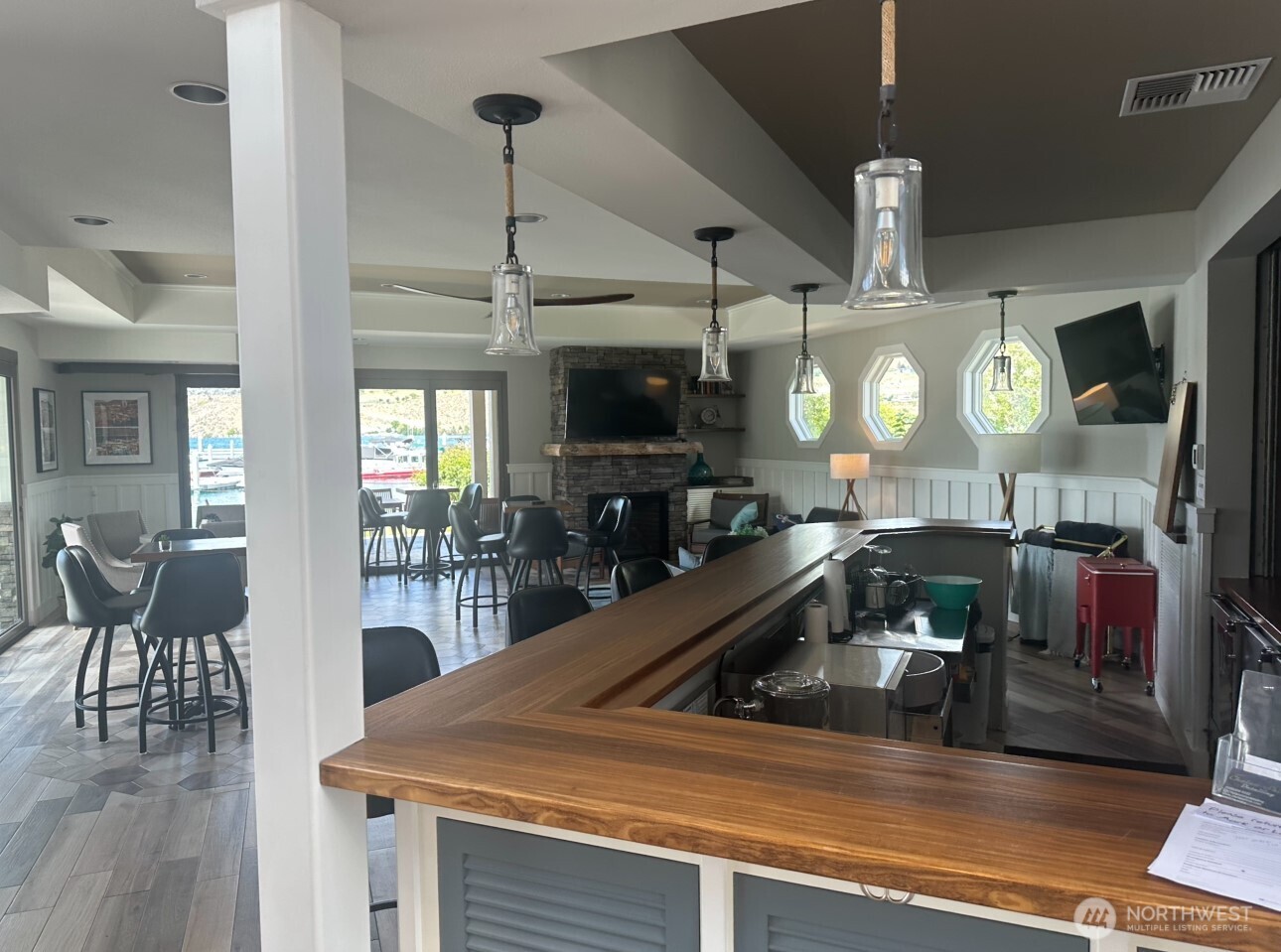 1350 W Woodin Avenue Unit: EDE2