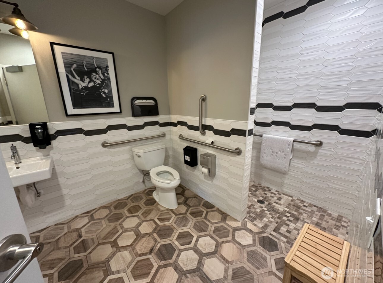 1350 W Woodin Avenue Unit: EDE2