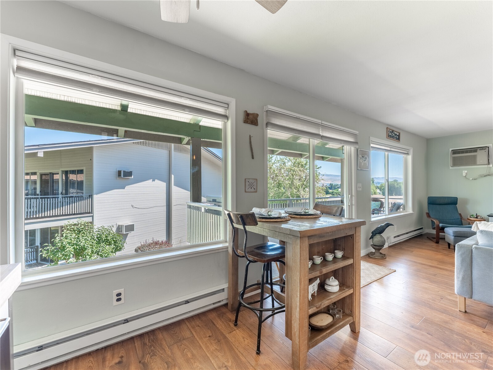 10 S Cove Avenue Unit: 21