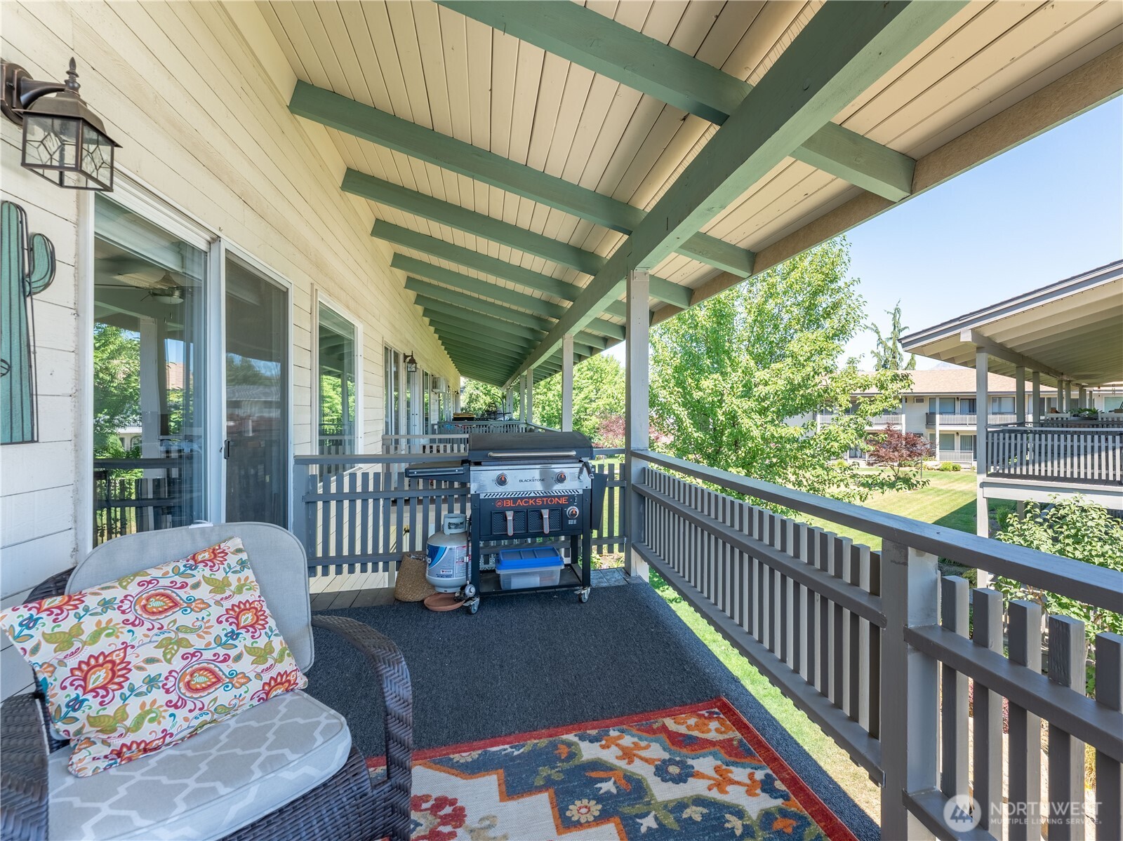 10 S Cove Avenue Unit: 21