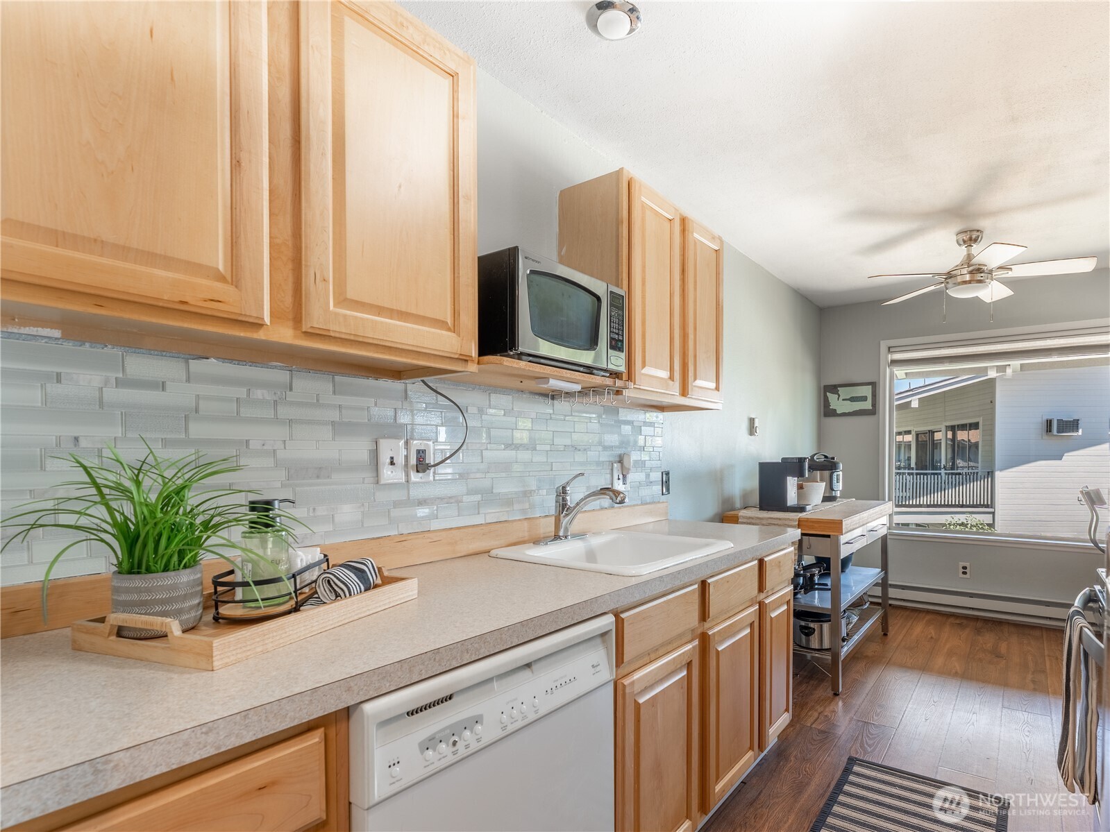 10 S Cove Avenue Unit: 21