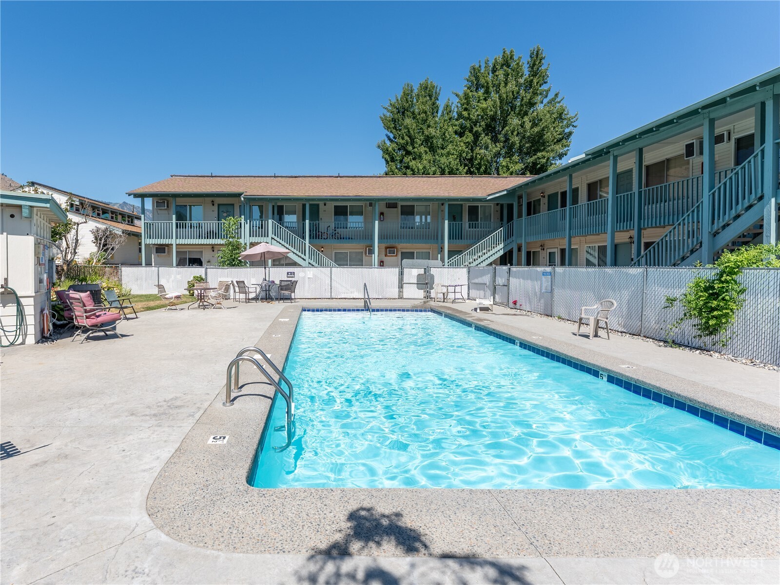 10 S Cove Avenue Unit: 21