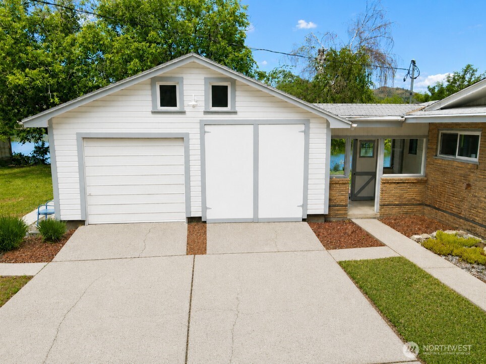 1616 Cherry Street