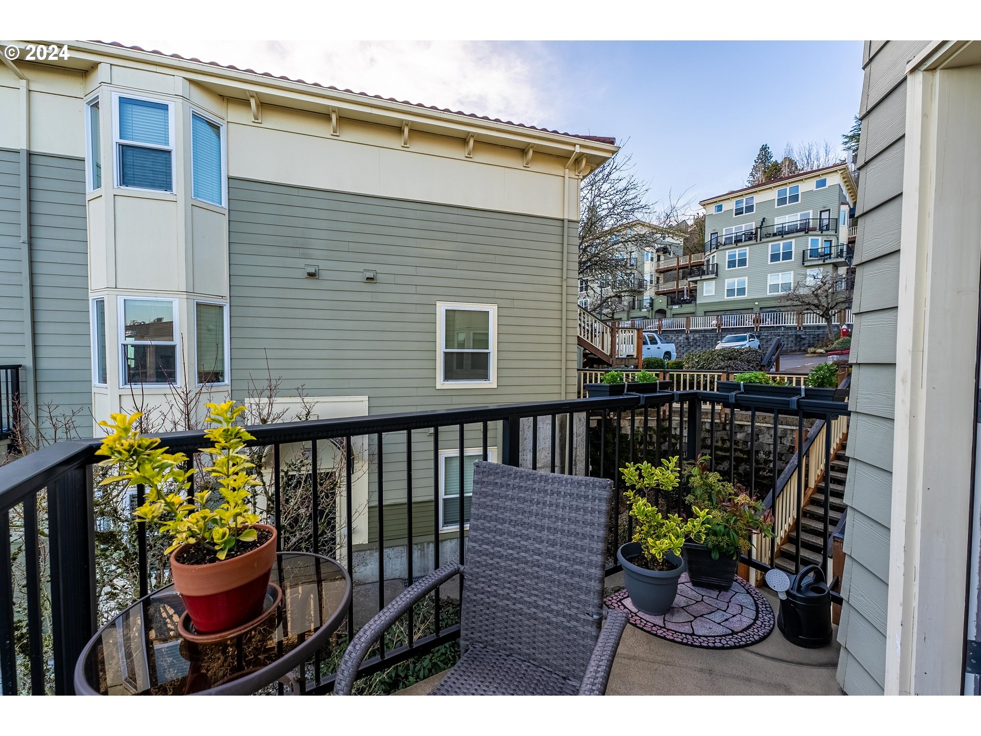 232 NW UPTOWN TER 2B