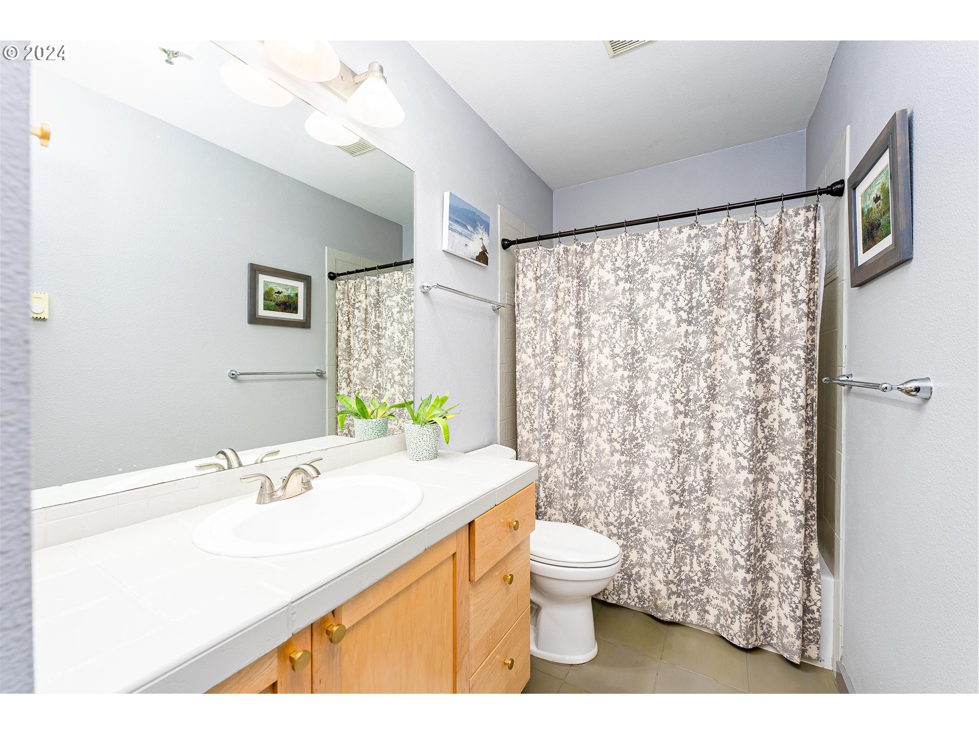 232 NW UPTOWN TER 2B