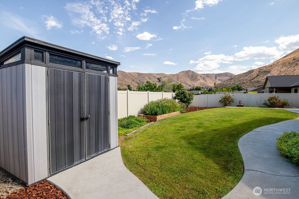 1703 Brambling Brae Lane