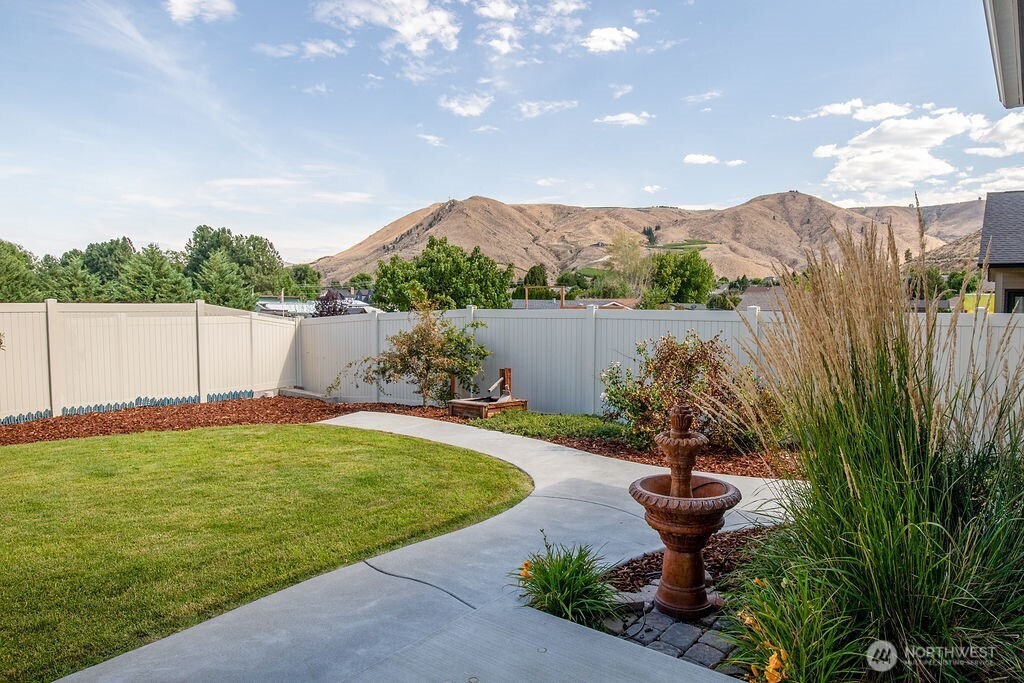 1703 Brambling Brae Lane