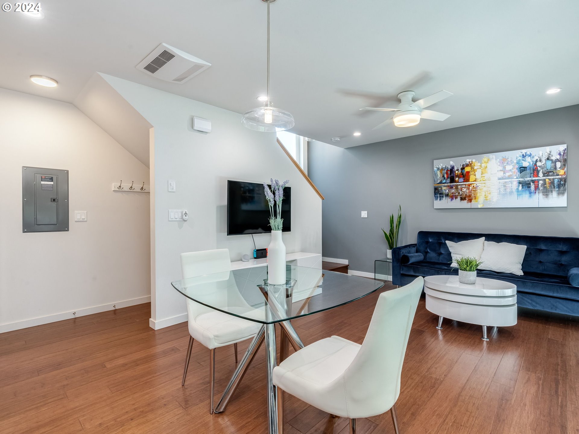 4330 SE MADISON ST B