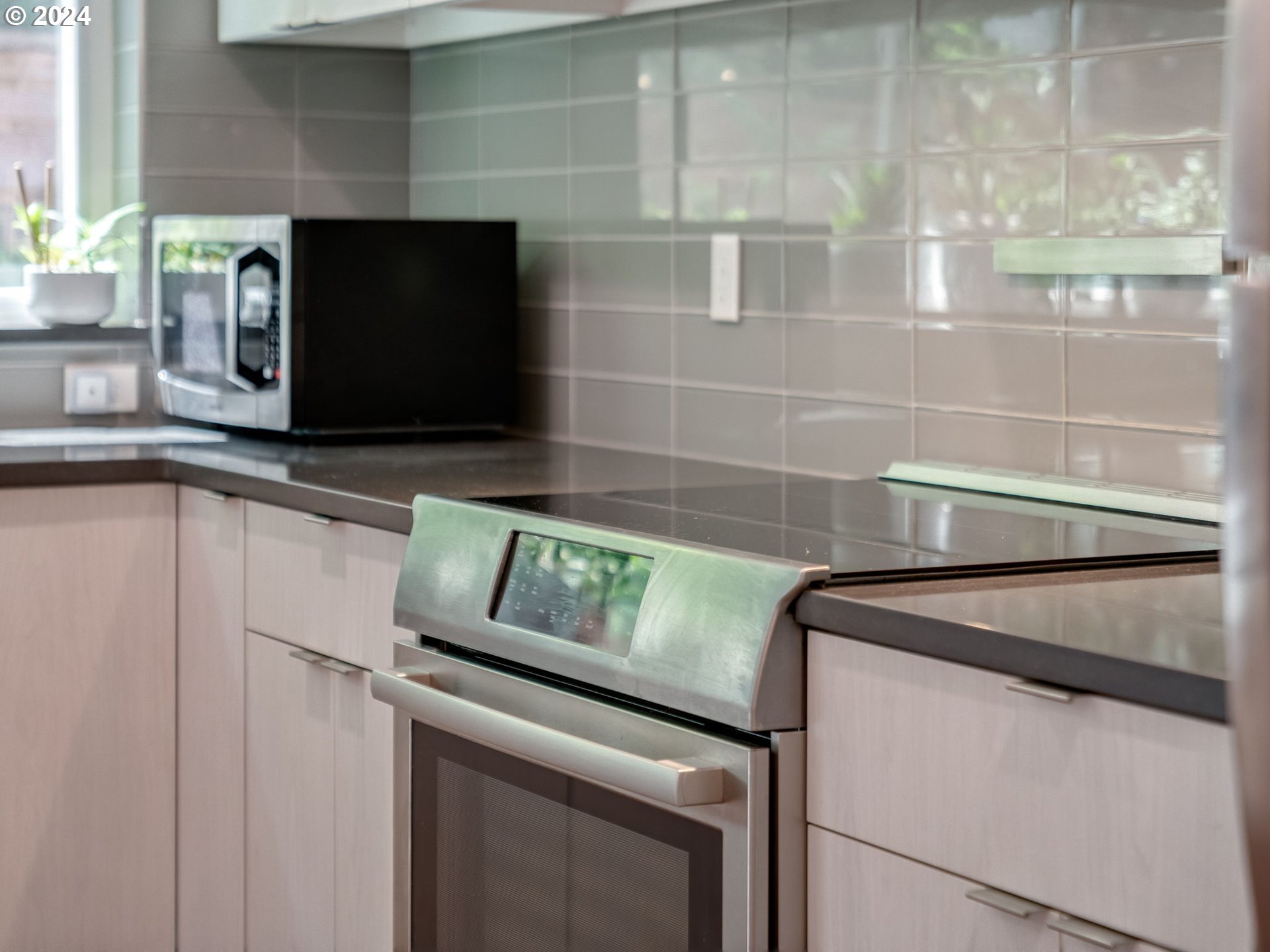 4330 SE MADISON ST B