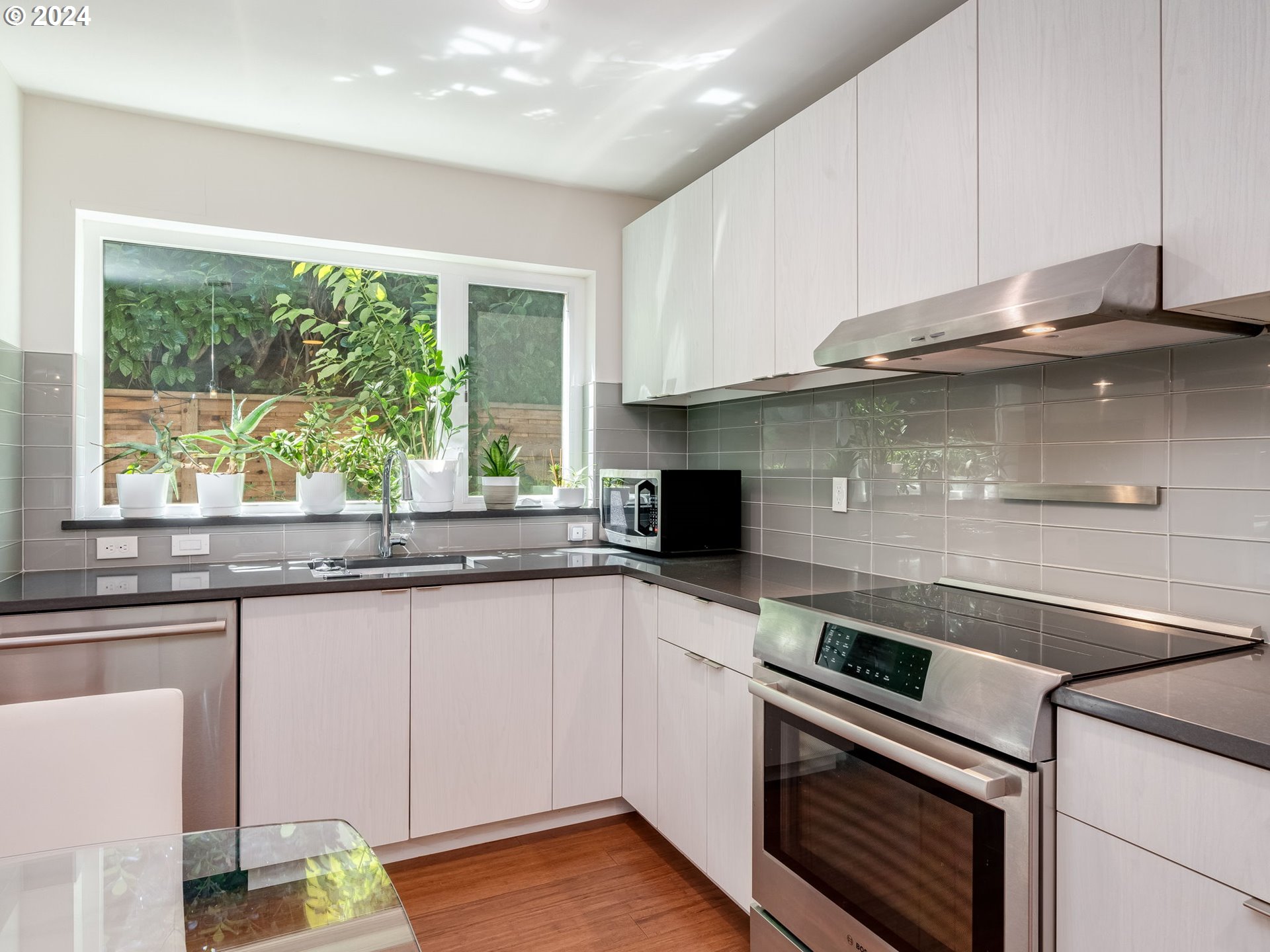 4330 SE MADISON ST B