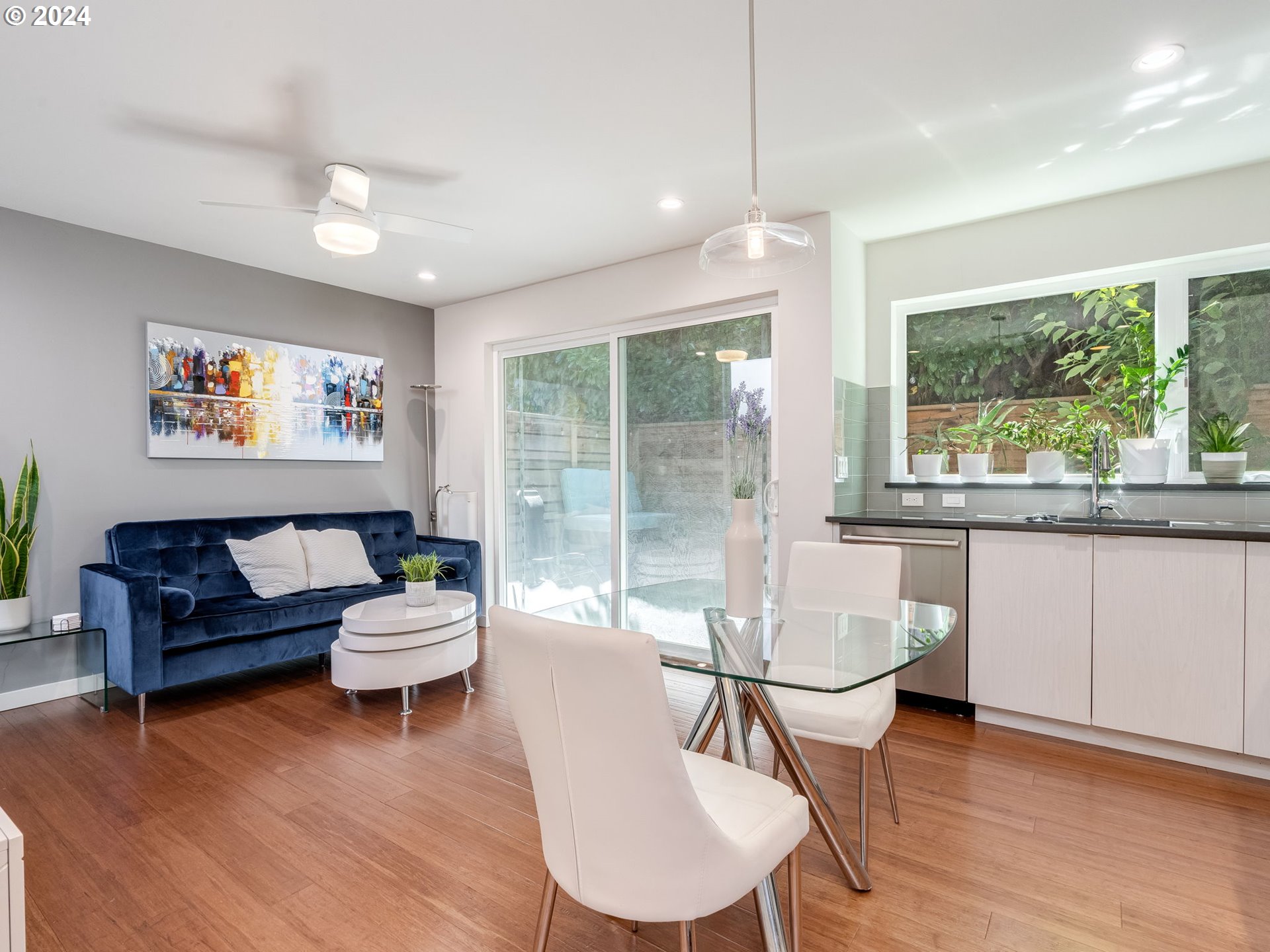 4330 SE MADISON ST B