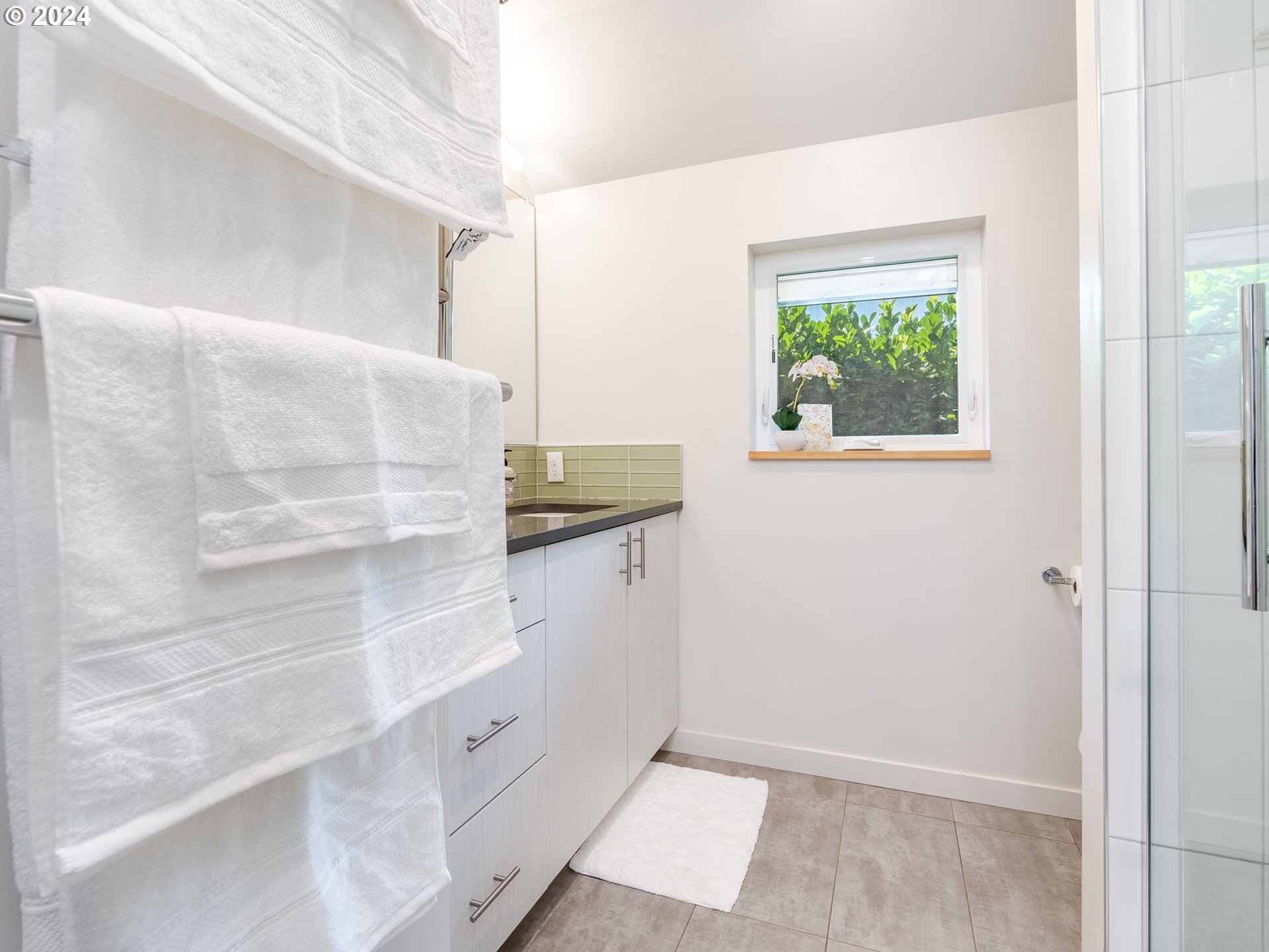 4330 SE MADISON ST B