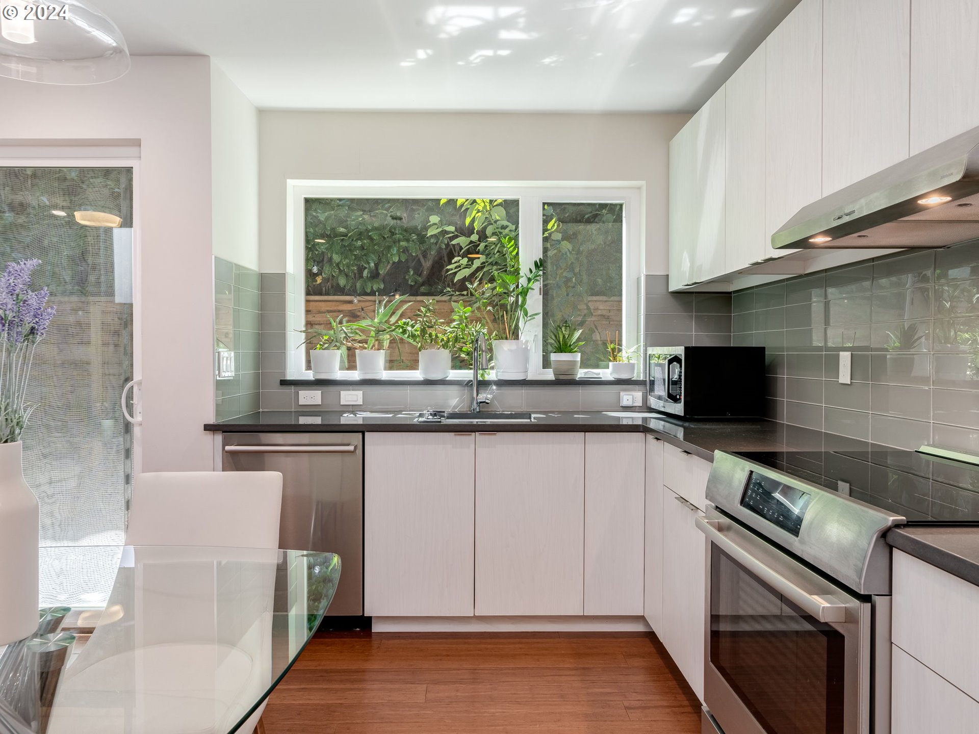 4330 SE MADISON ST B