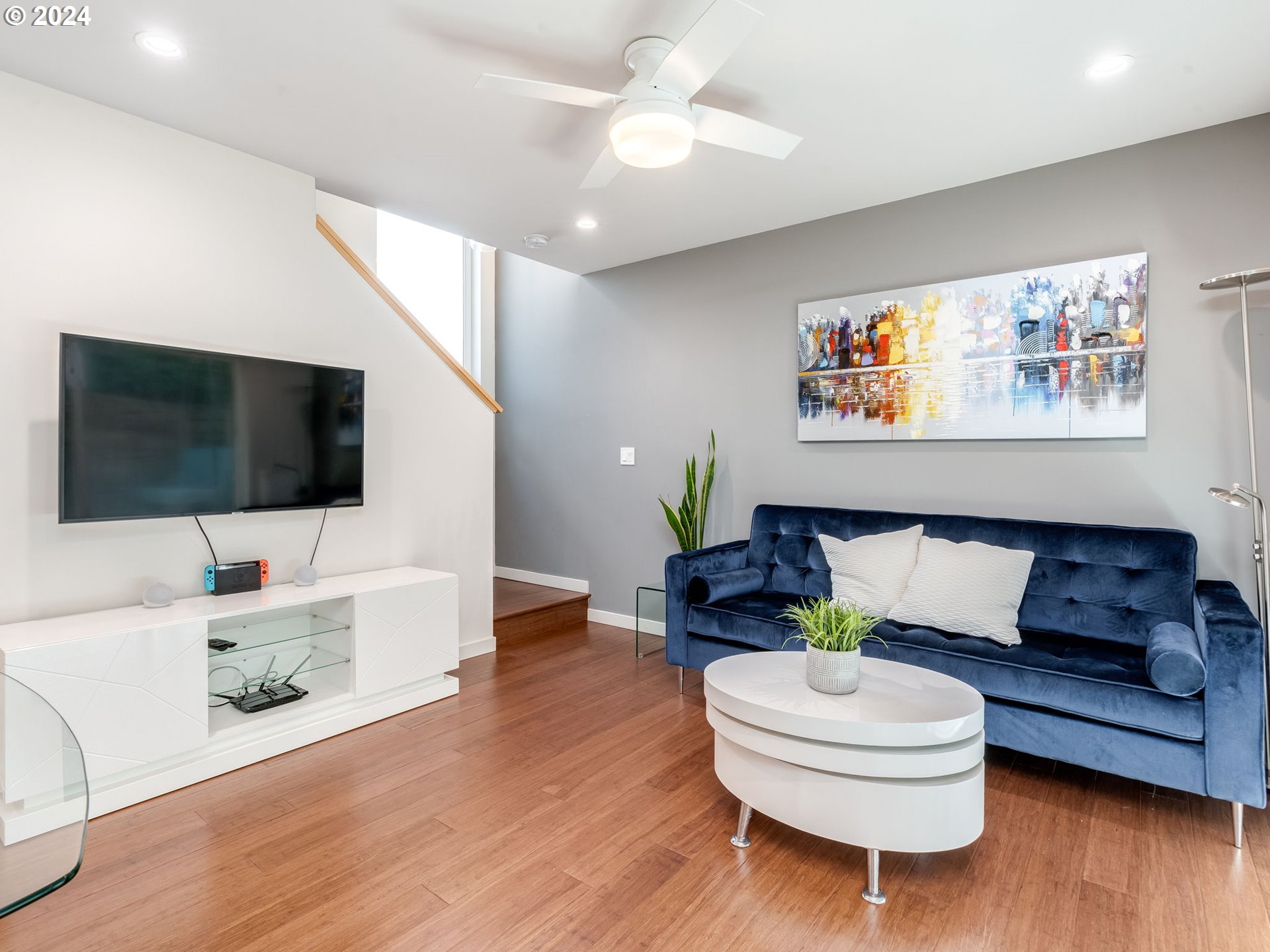 4330 SE MADISON ST B