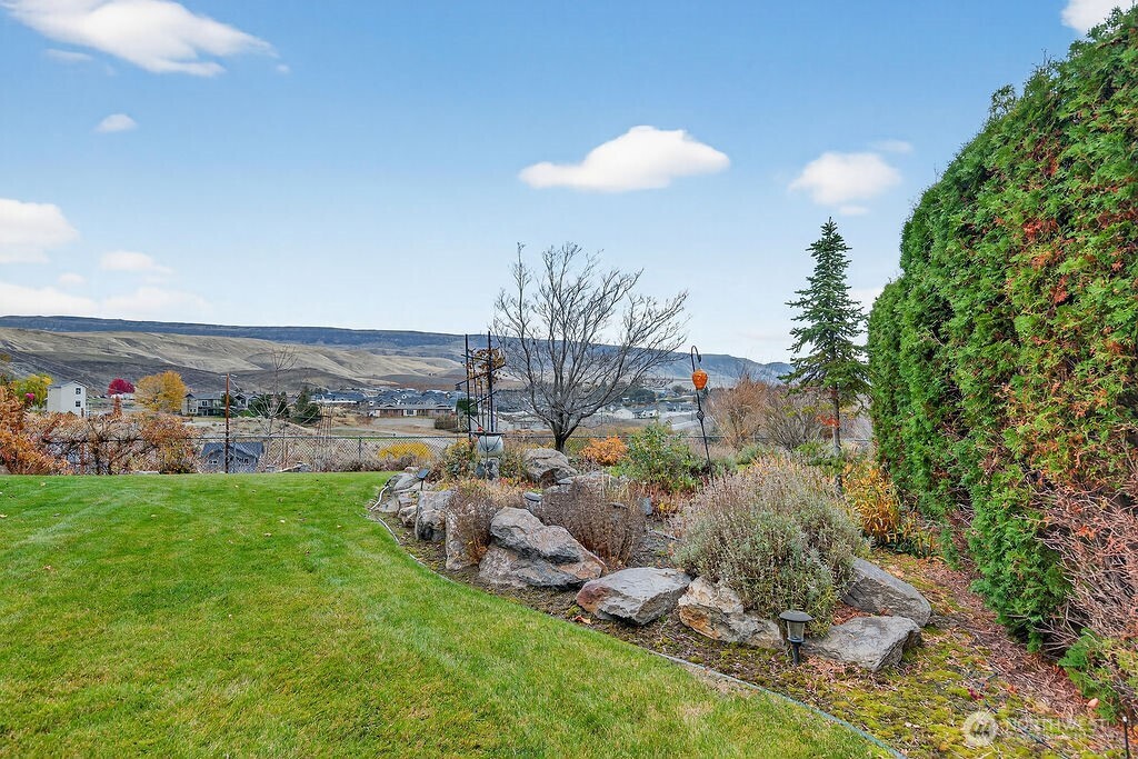 584 Canyon Drive