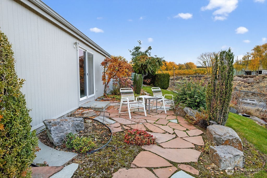 584 Canyon Drive
