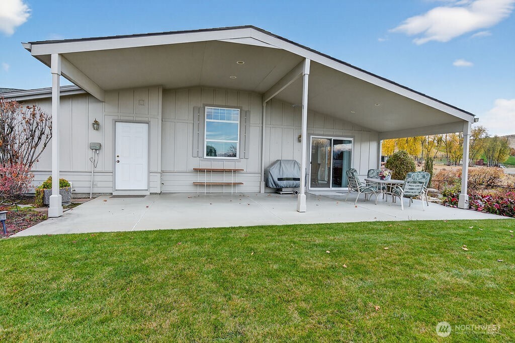 584 Canyon Drive