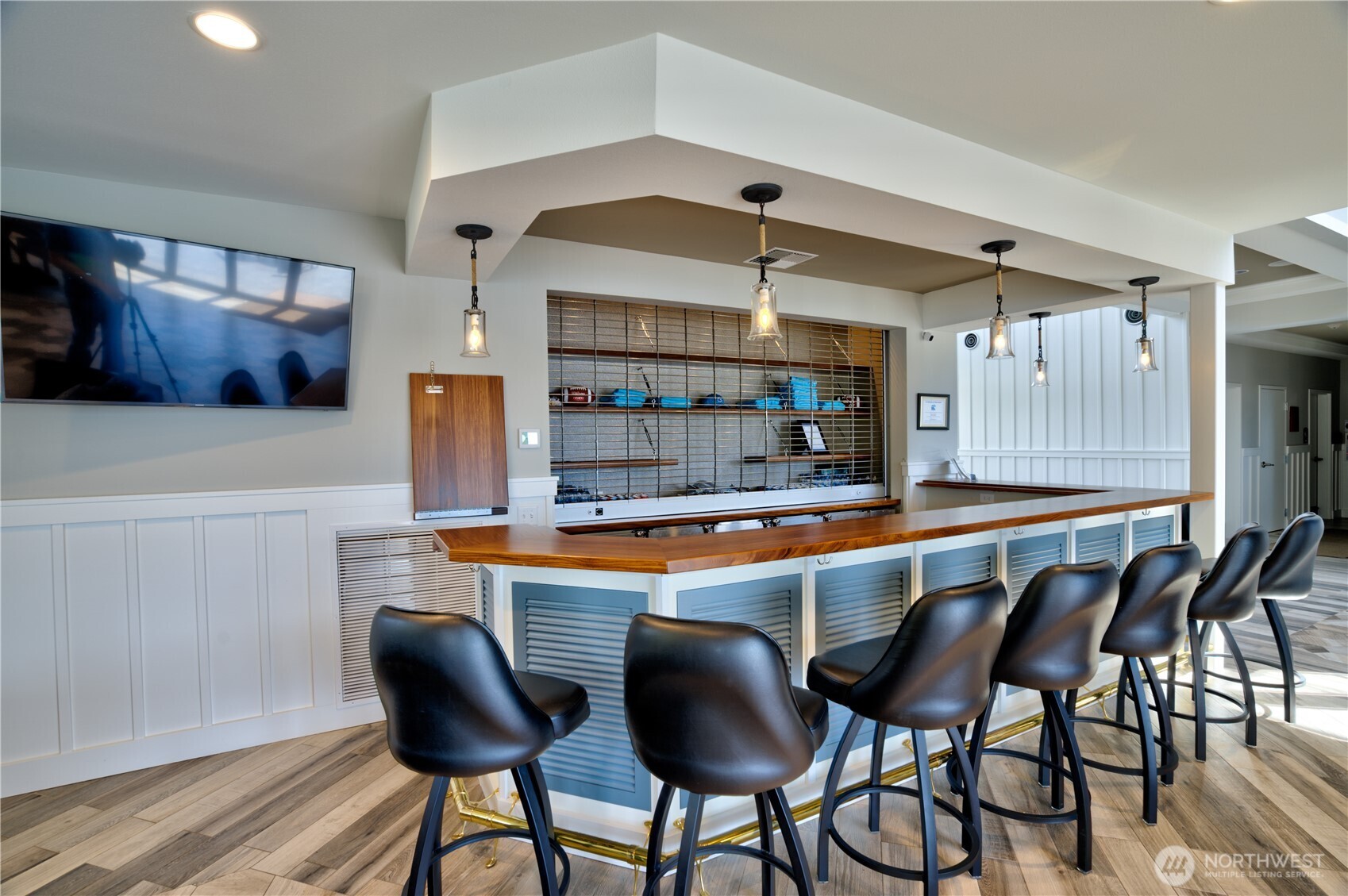 1350 W Woodin Avenue Unit: A-22