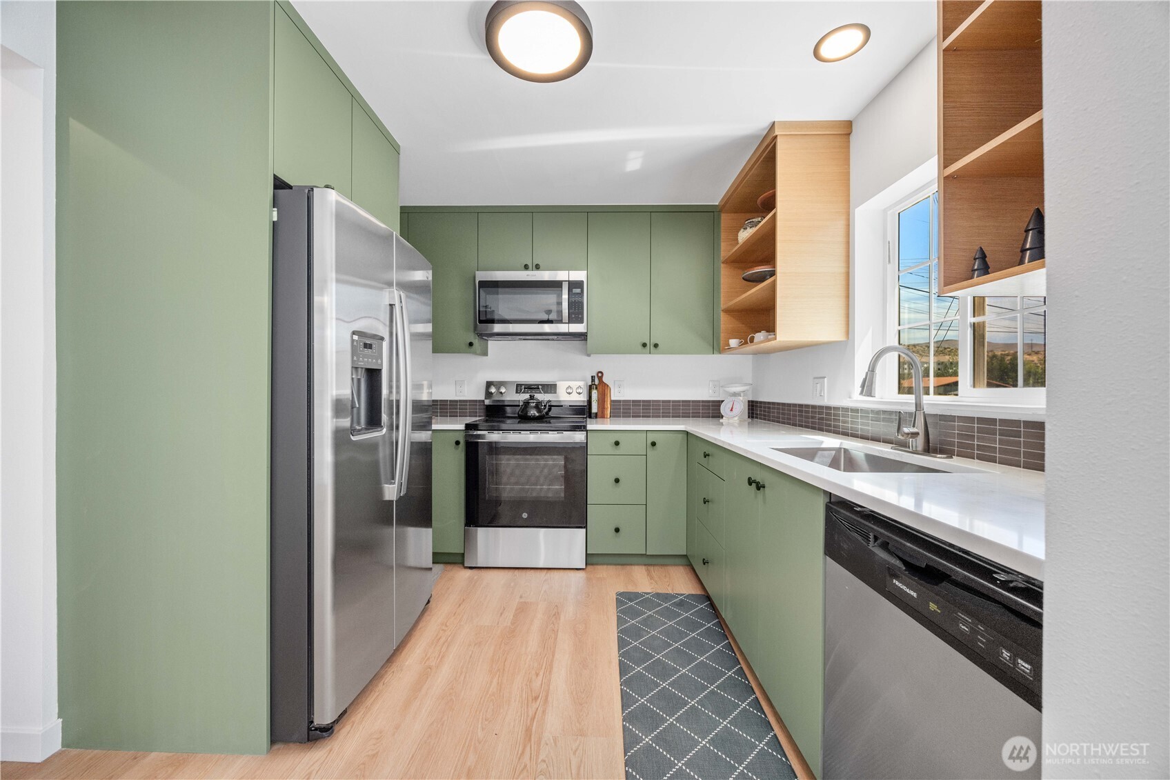 325 E Highland Avenue