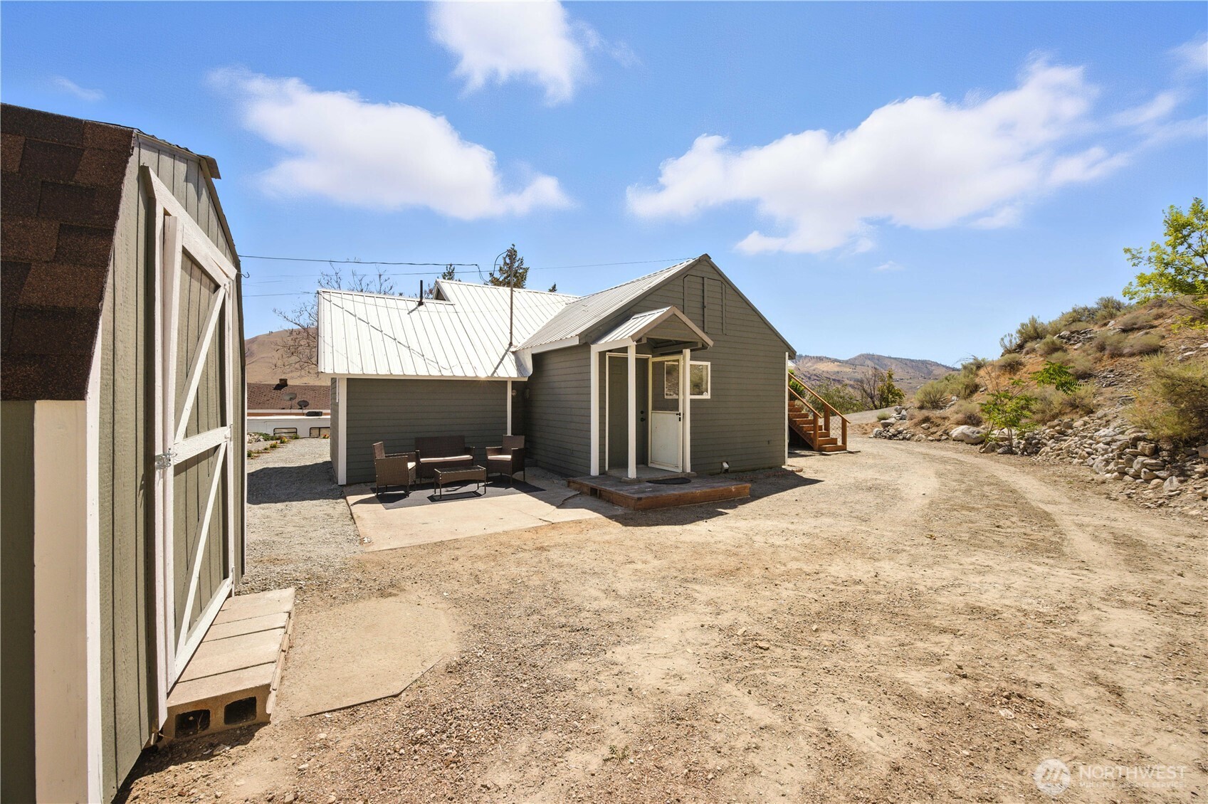 325 E Highland Avenue