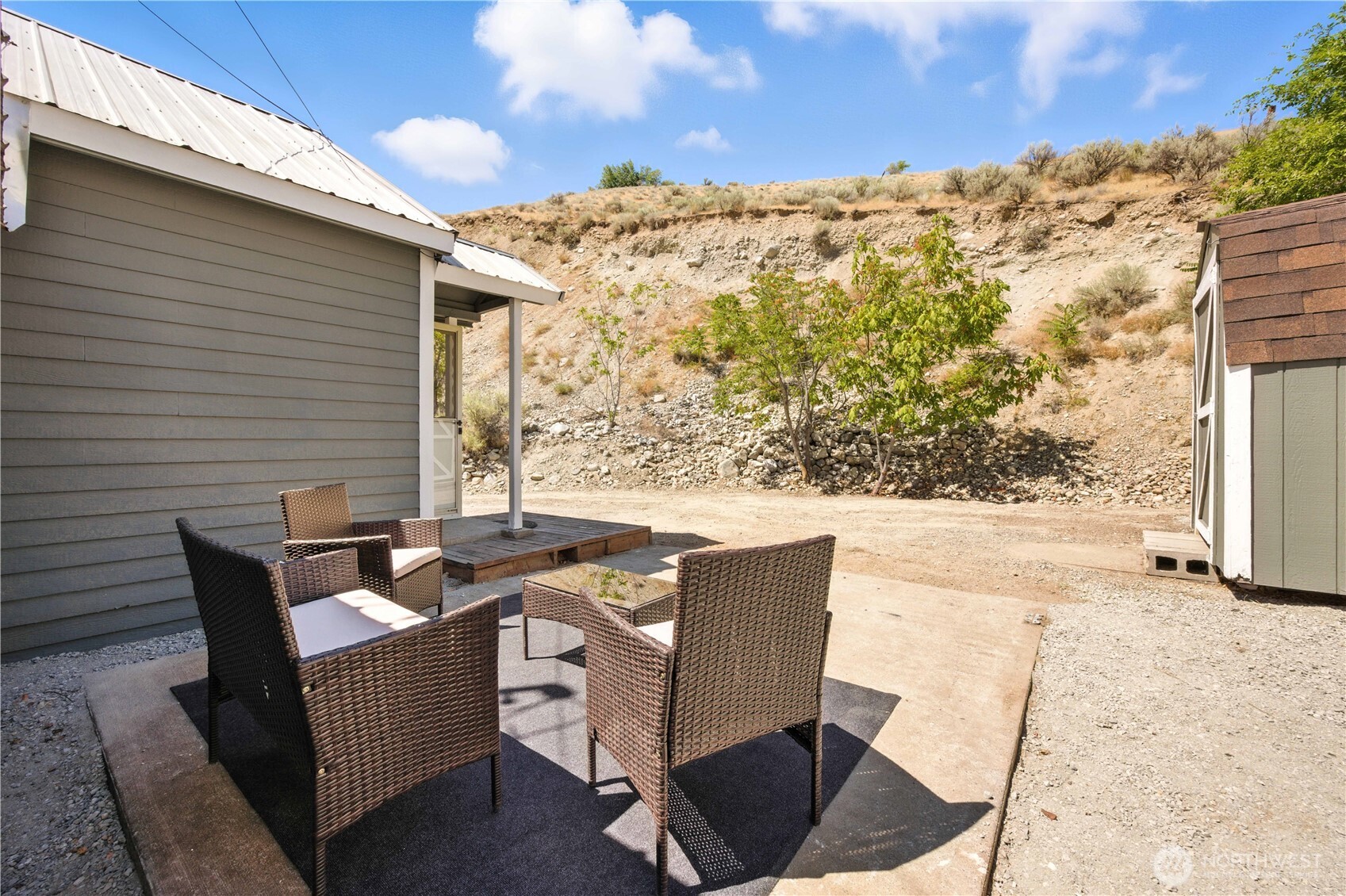 325 E Highland Avenue